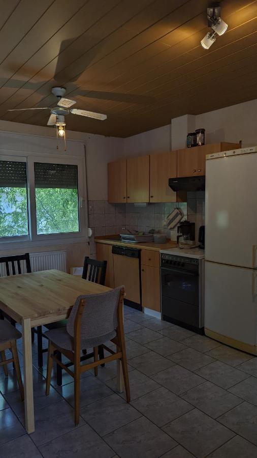 Apartment Moustaki *
