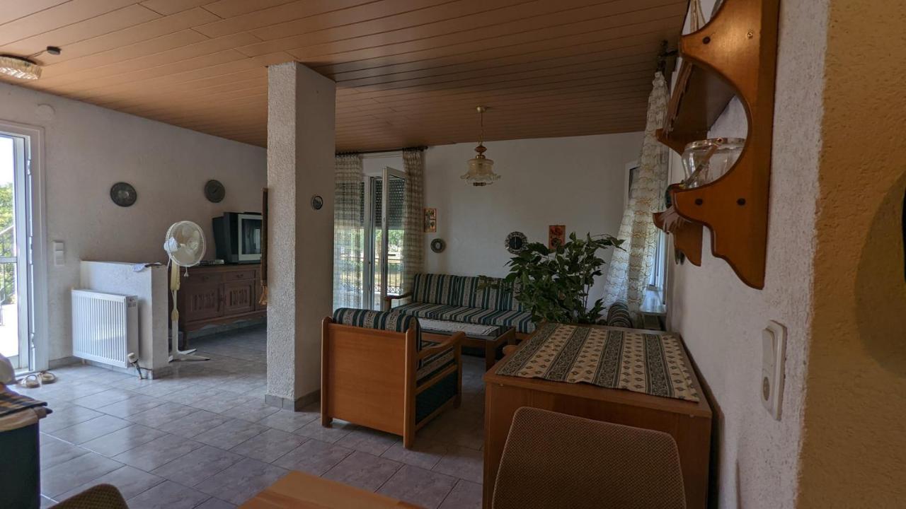 Moustaki Apartment *