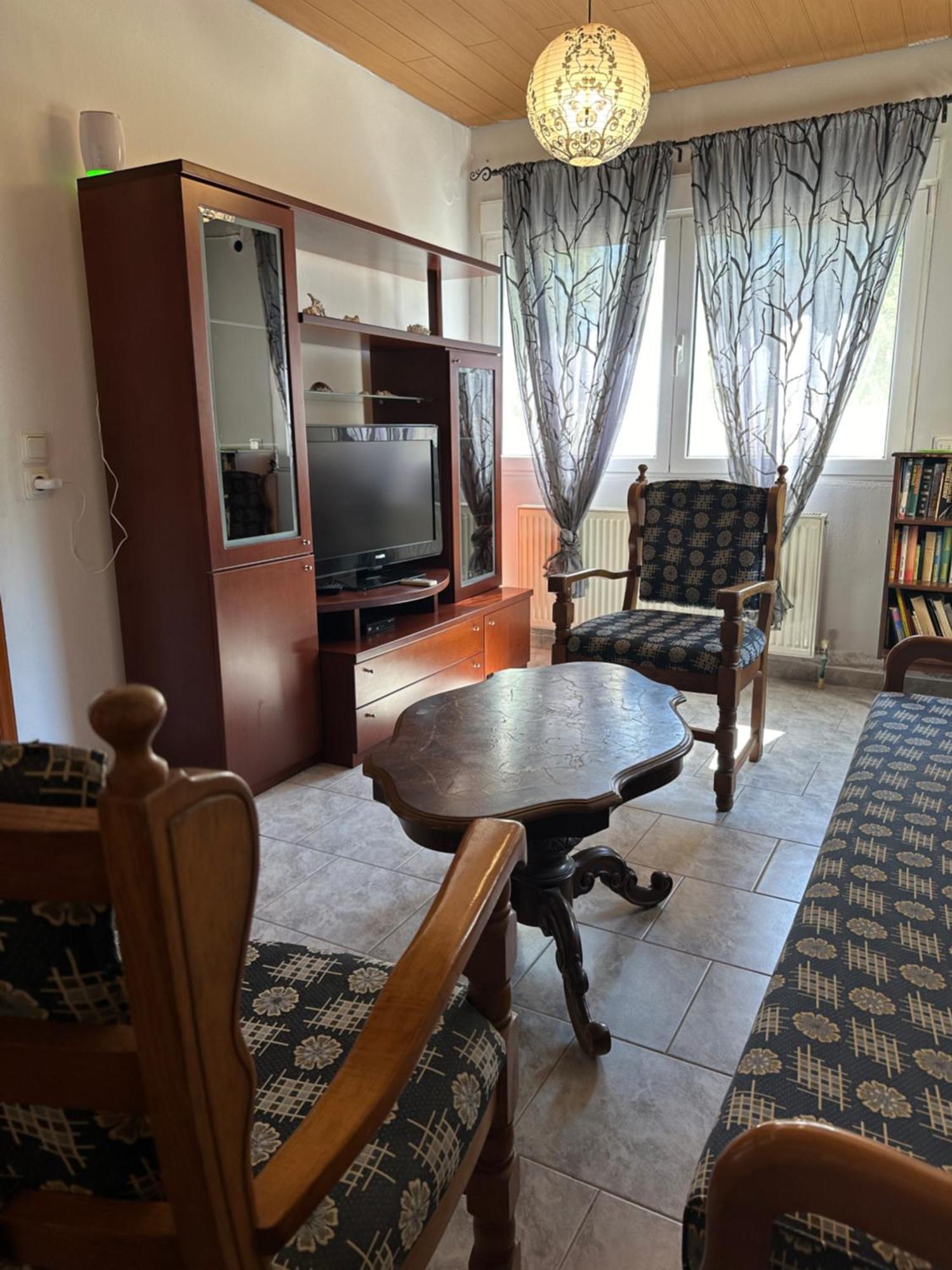 Moustaki Apartment Keramotí